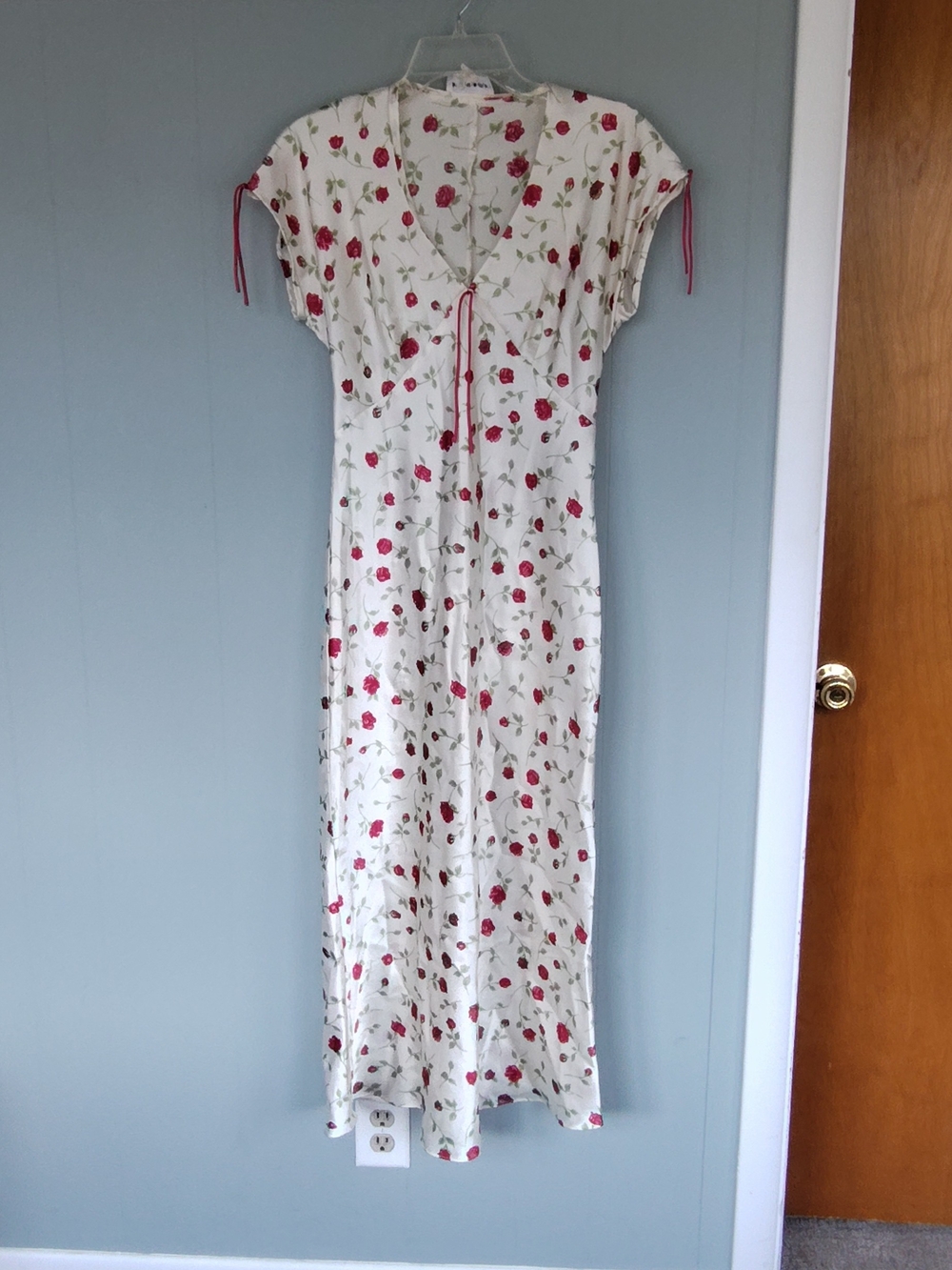 Vintage Floral Tie-Front Nightgown - Cream with Pink Rose Print